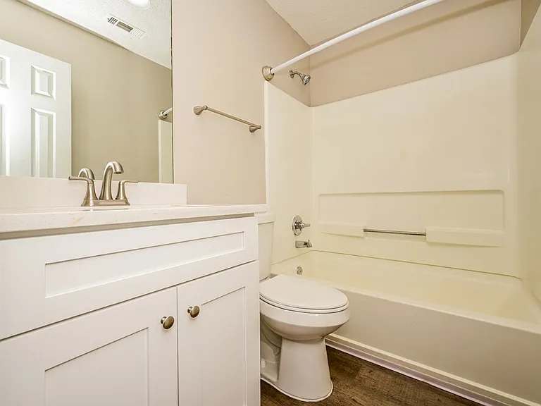 608 Fieldcrest Dr — Photo 16