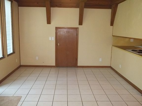 5th image of 1426 College Pkwy
