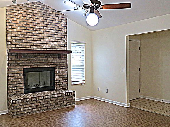 4th image of 828 McGuire Ave