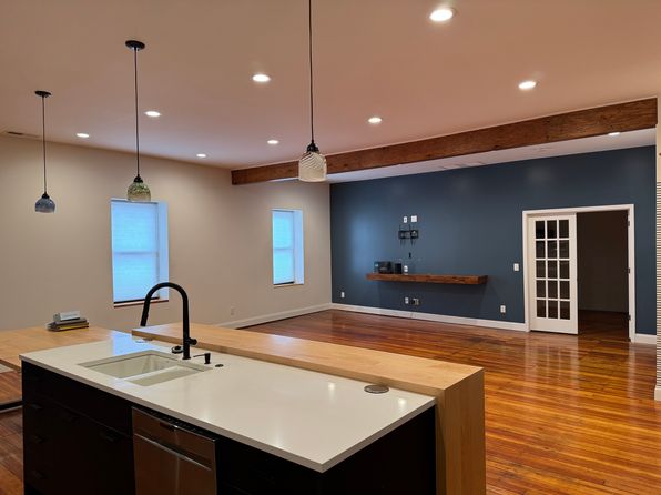 615 W 1st St APT 1