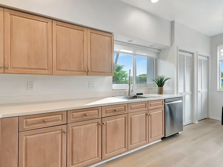 2213 NW 62nd Dr — Photo 14