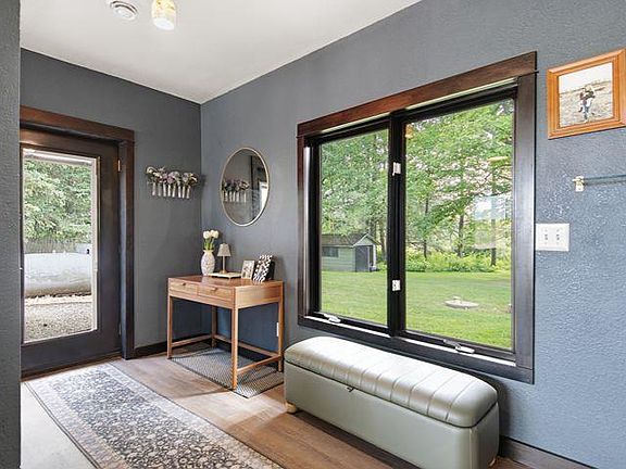 2nd image of 207263 FAIRHAVEN AVENUE