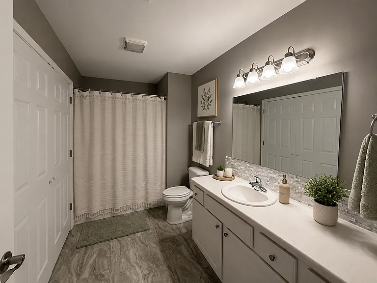 Hermitage Hills Apartments — Photo 15
