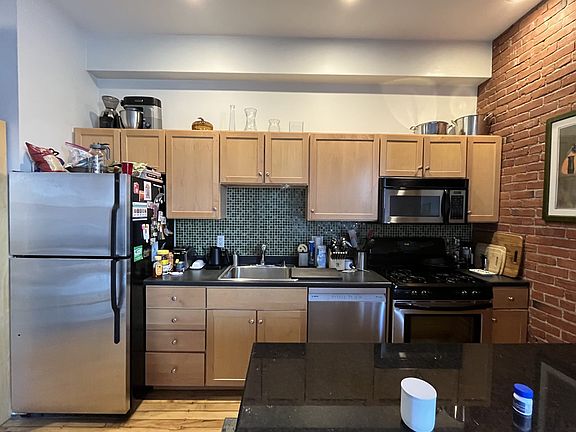 4th image of 244 Brighton Ave APT 206