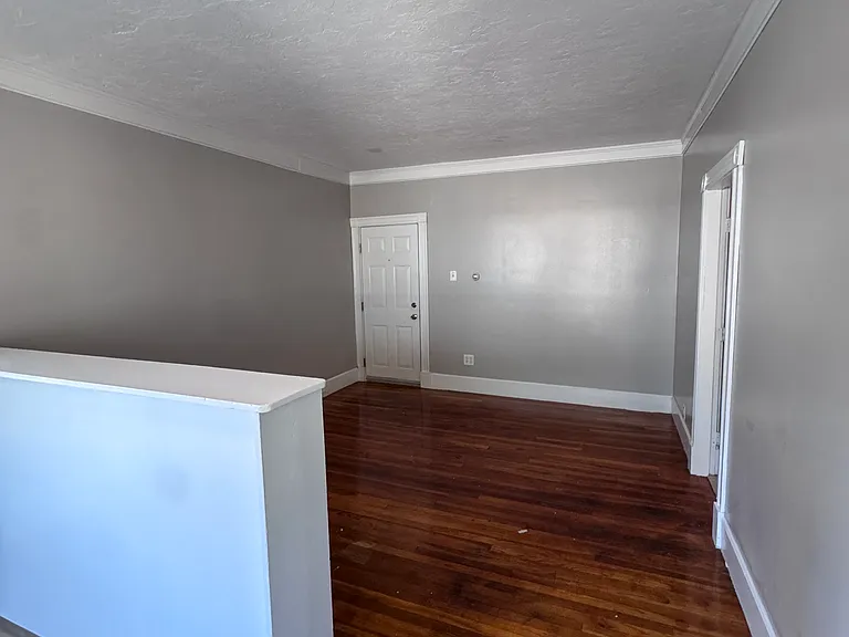 285 W Elm St #3 — Photo 9