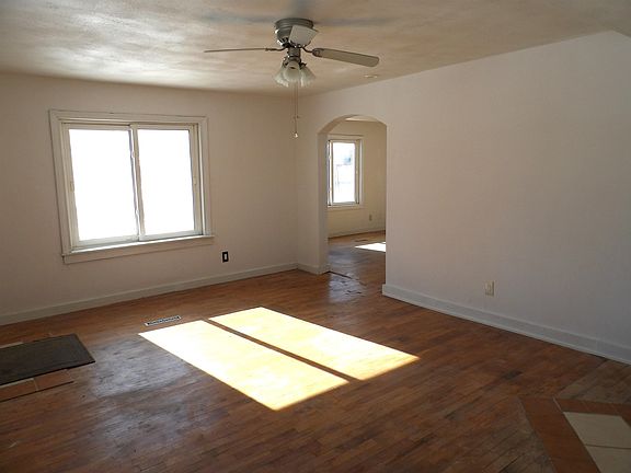 3rd image of 521 S Gordy St
