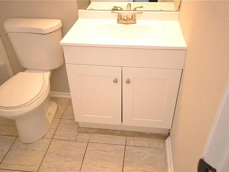 1105 Green Valley Cv — Photo 17