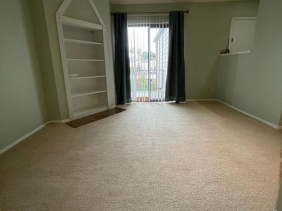 4th image of 7024 N Holiday Dr #7024