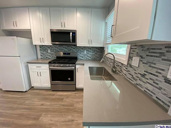 3rd image of 551 Palm Dr #B