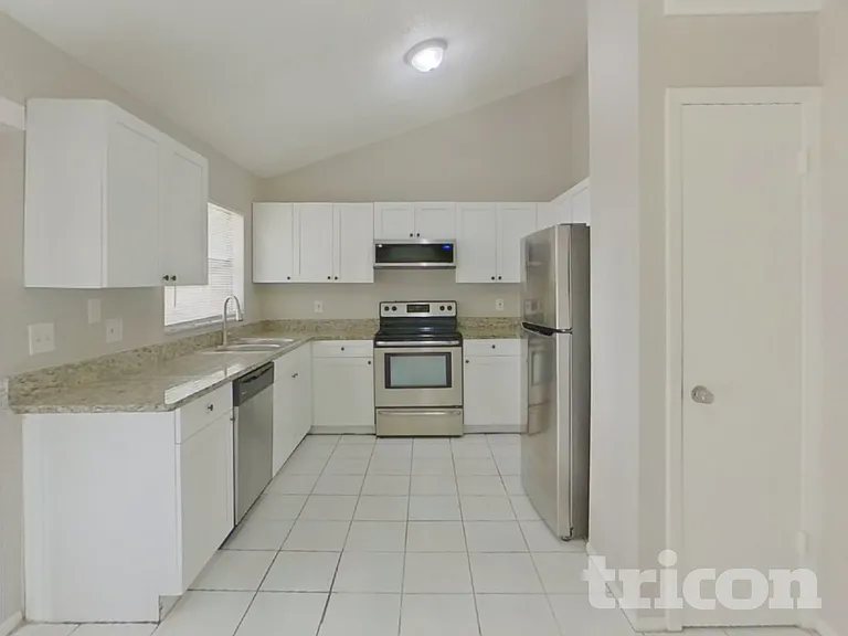 816 Centerwood Ct — Photo 5