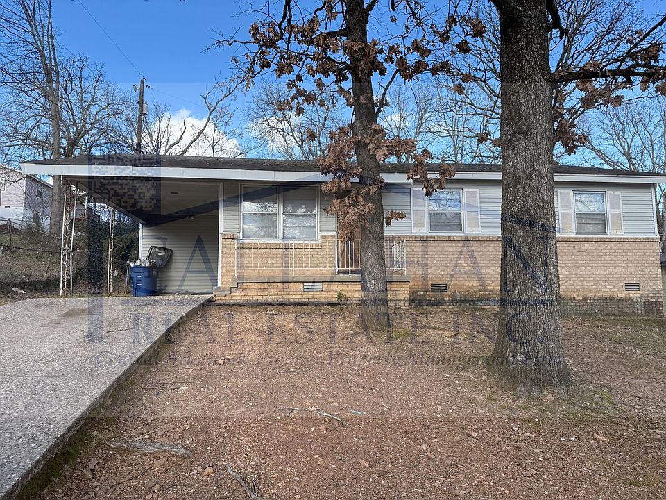 1st image of 116 Lindenhurst Dr