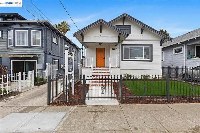 1237 Ashby Ave — Photo 1
