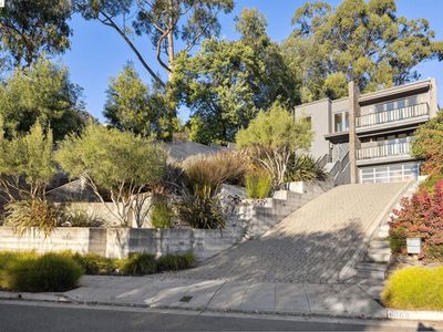 6300 Contra Costa Rd, Oakland, CA, 94618