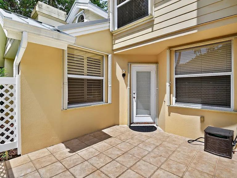 204 Andover Ct — Photo 29