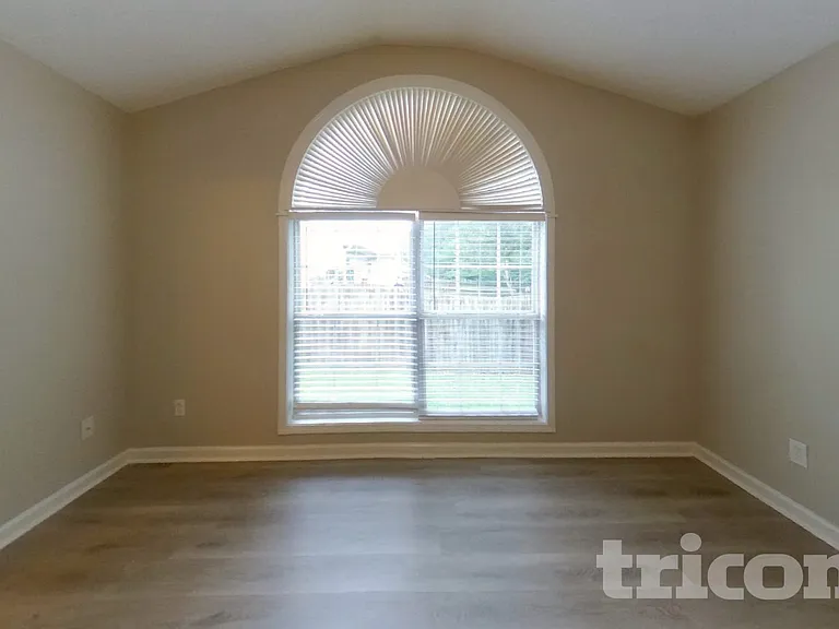 236 Galway Ln — Photo 7