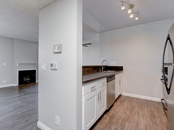 4th image of 1229 N Mansfield Ave APT 307