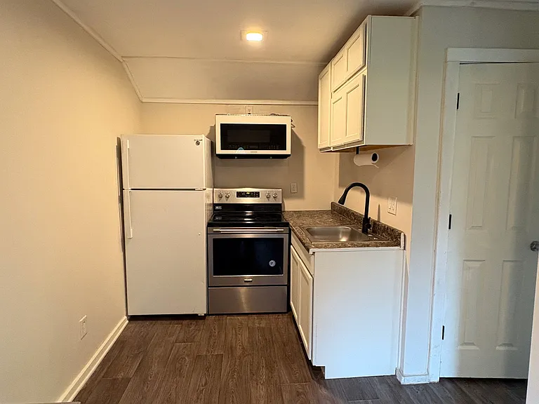 701B Maplewood Ave — Photo 4