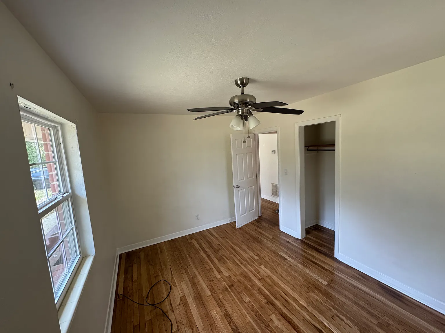 3 bed, 1500 sqft, $2,000 — Photo 2