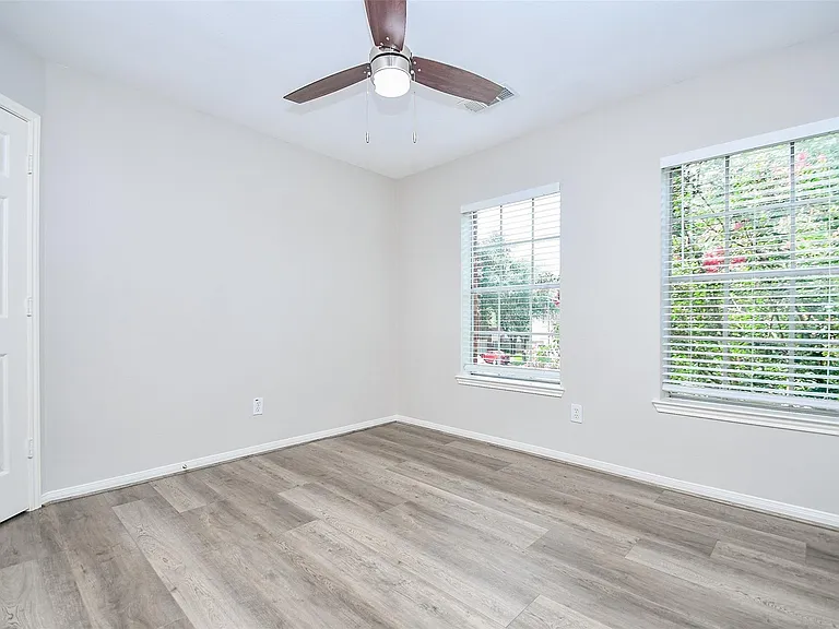 5523 Poundstone Ct — Photo 31