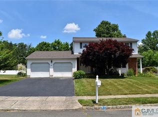 16 Austin Dr, East Brunswick, NJ 08816