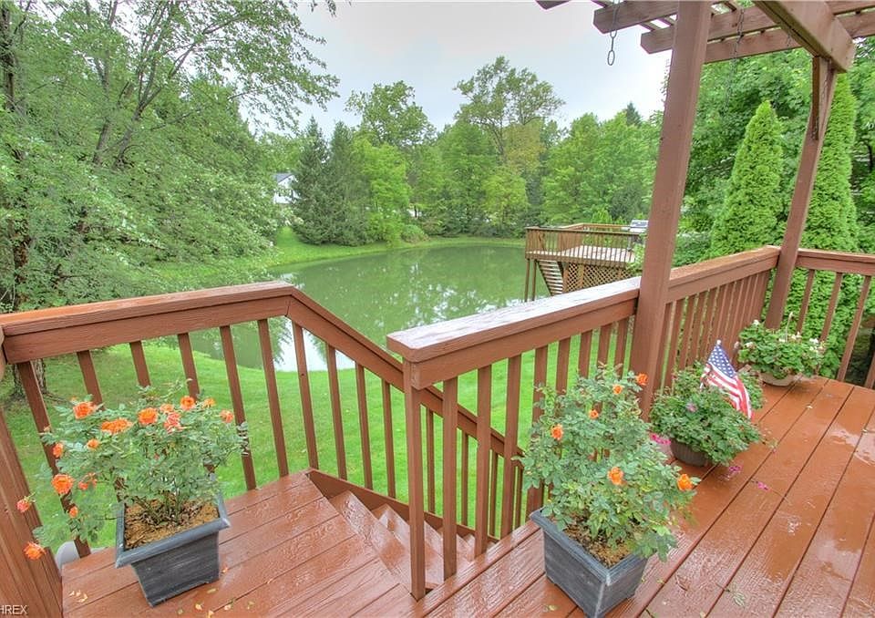 380 PEBBLEBROOK DR Willoughby OH Zillow