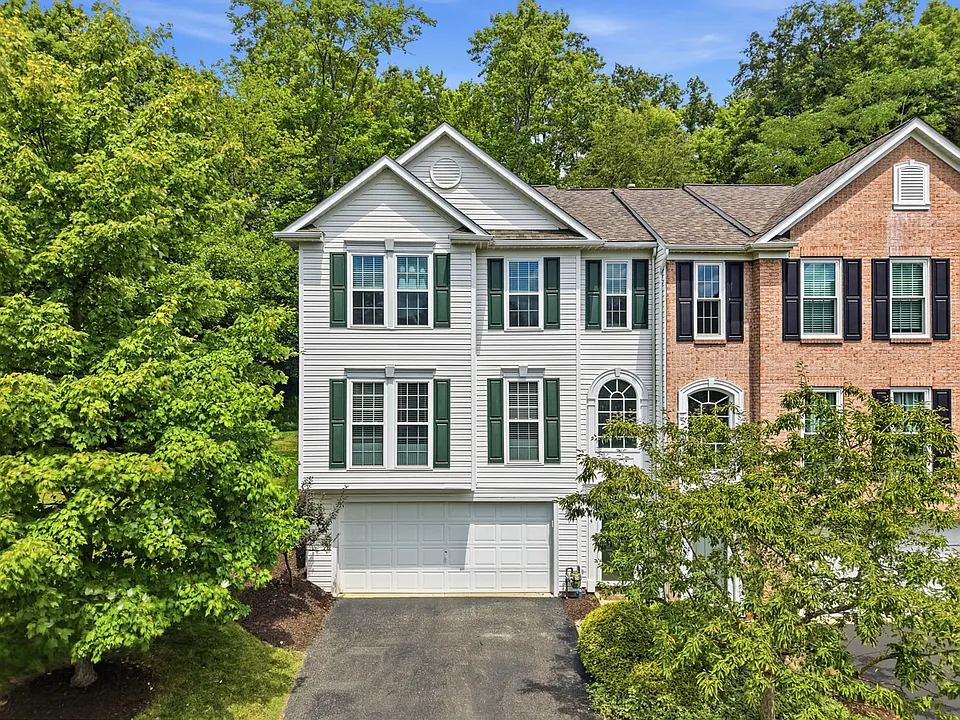 724 Bush Dr
