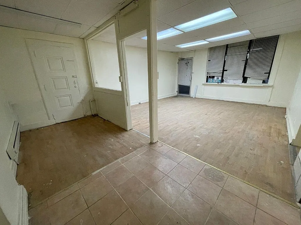 Studio, $1,000 — Photo 3