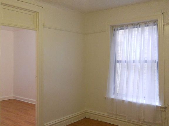 5th image of 216 Bradhurst Ave APT 6