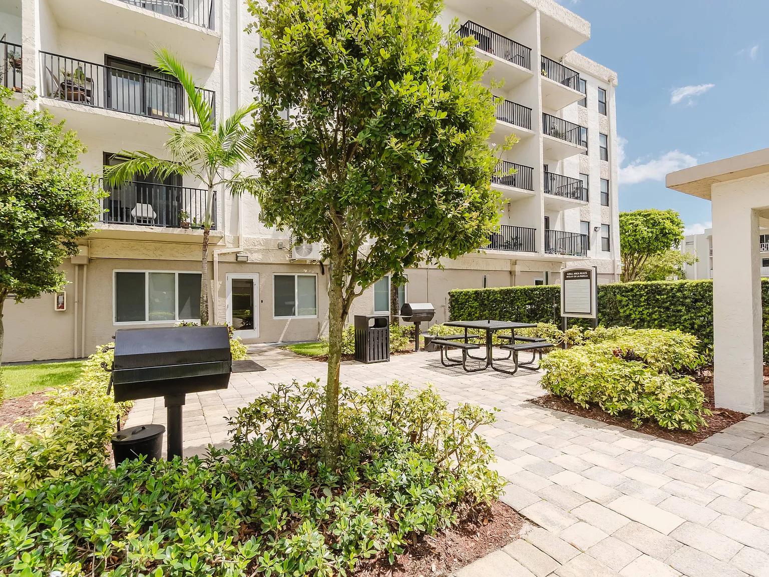 Todel Apartments — Photo 3