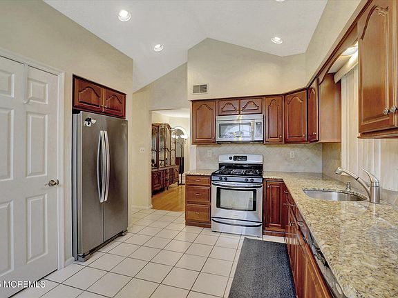 5th image of 40 Caldwell Terrace