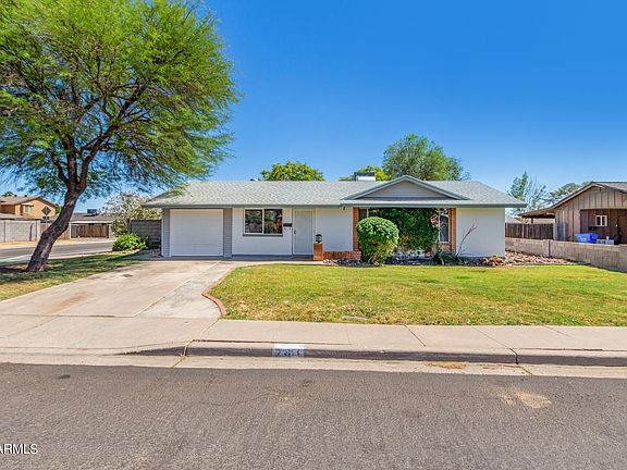 4th image of 2301 W LARKSPUR Drive