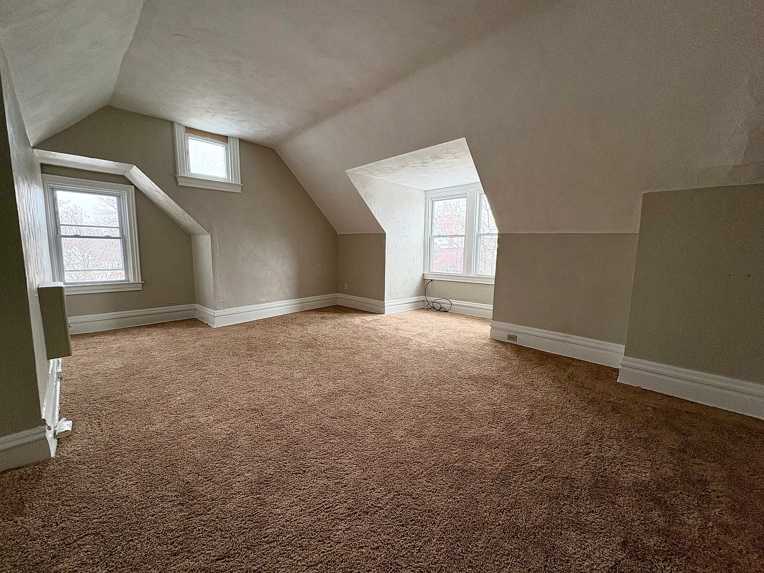 3 bed, 1200 sqft, $1,625 — Photo 2