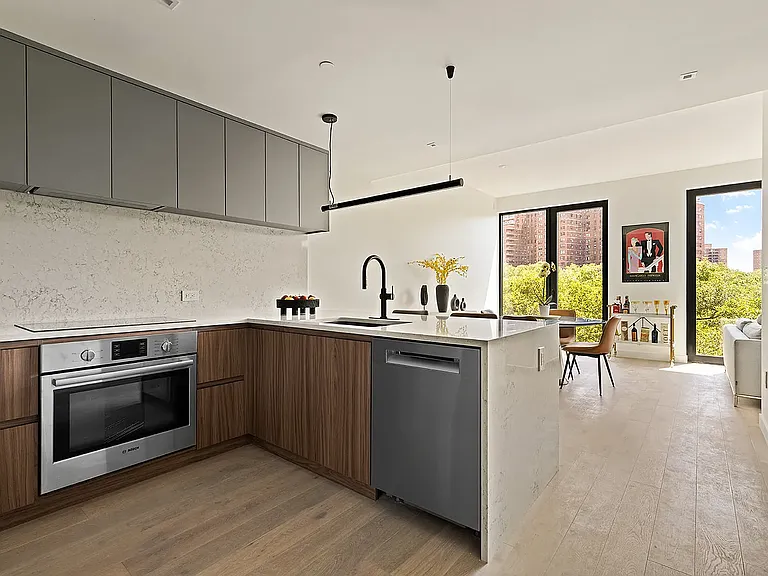 11 Essex St #4 — Photo 5