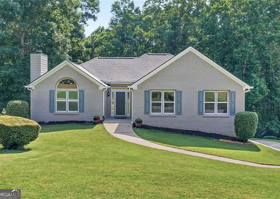1st image of 3190 Lakecrest Dr