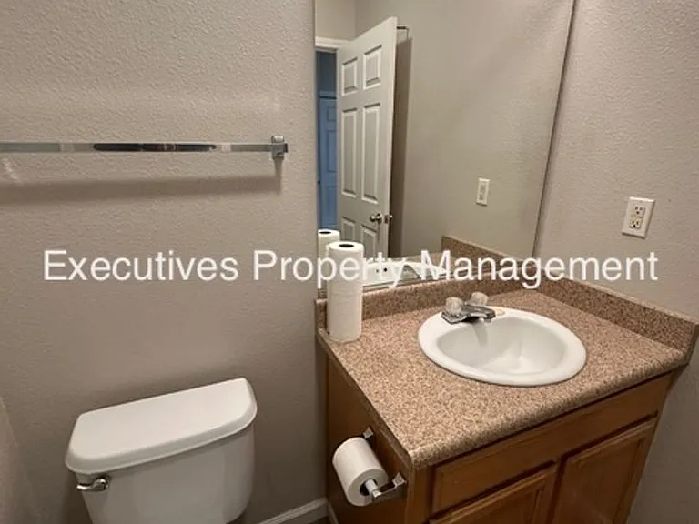 654 Gateway Dr — Photo 11