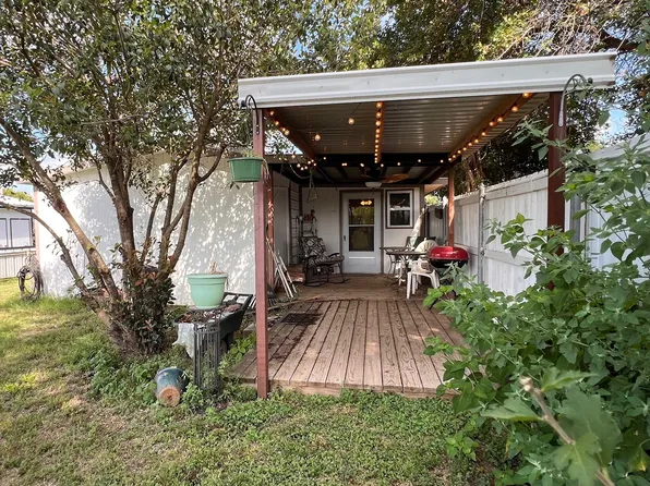 242 Treasure Beach Rd, Comanche, TX 76442