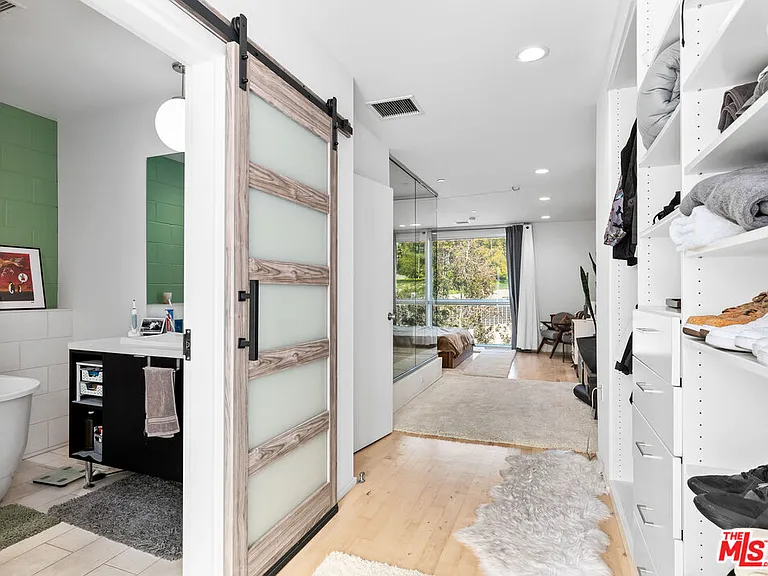 9703 S Normandie Ave — Photo 25
