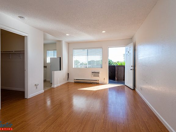 5th image of 5520-5522 Camden Ave #24