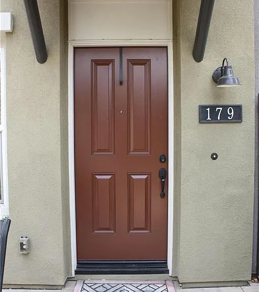 179 Clementine Ct — Photo 2
