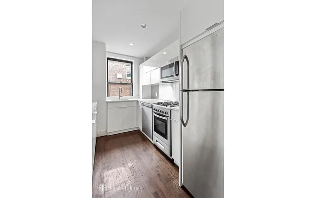 Rented by Douglas Elliman | media 6