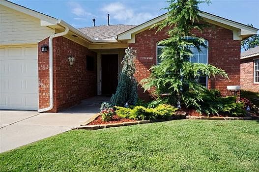2nd image of 1433 Forest Glenn Cir