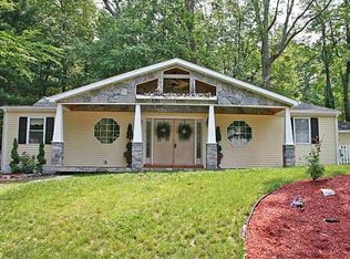 30 Namonee Trl, East Hampton, CT 06424