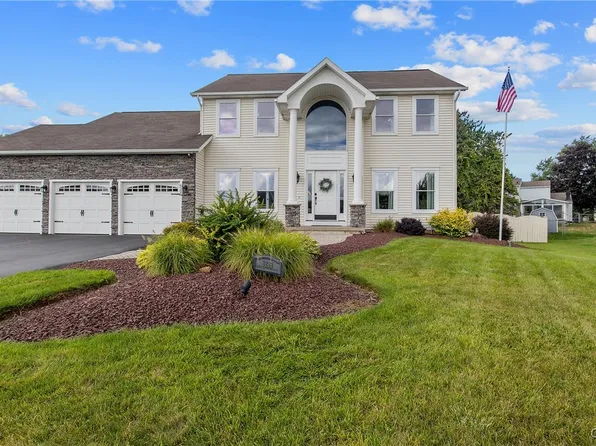 6228 Kenlaren Cir, North Syracuse, NY 13212