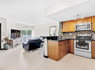 8660 NW 6th Ln #5-212, Miami, FL 33126
