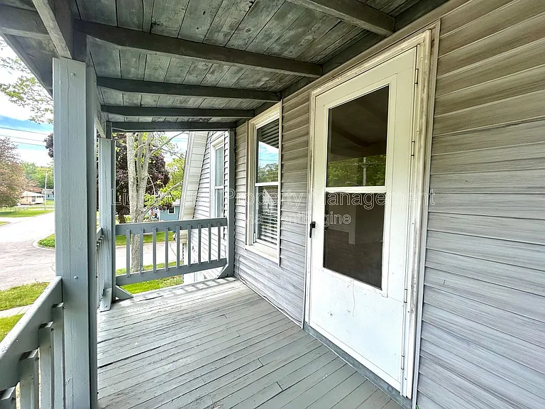 2550 Crozier Ave #2 — Photo 9