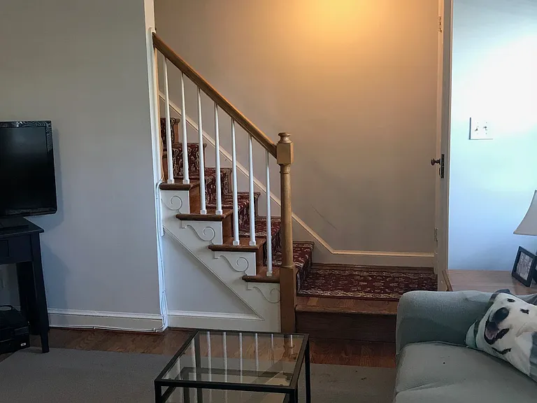 631 N Oakland St — Photo 1