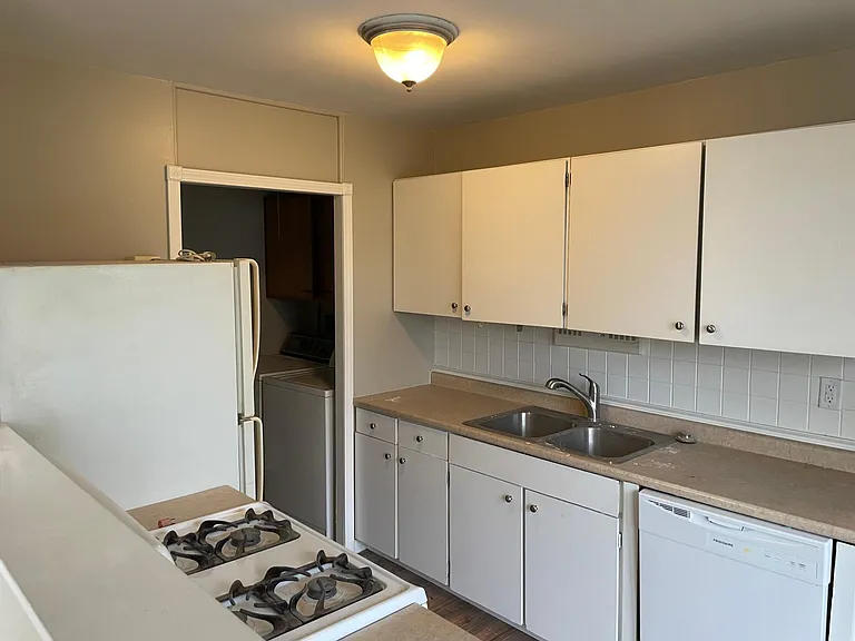 3227 Boynton Ave — Photo 10