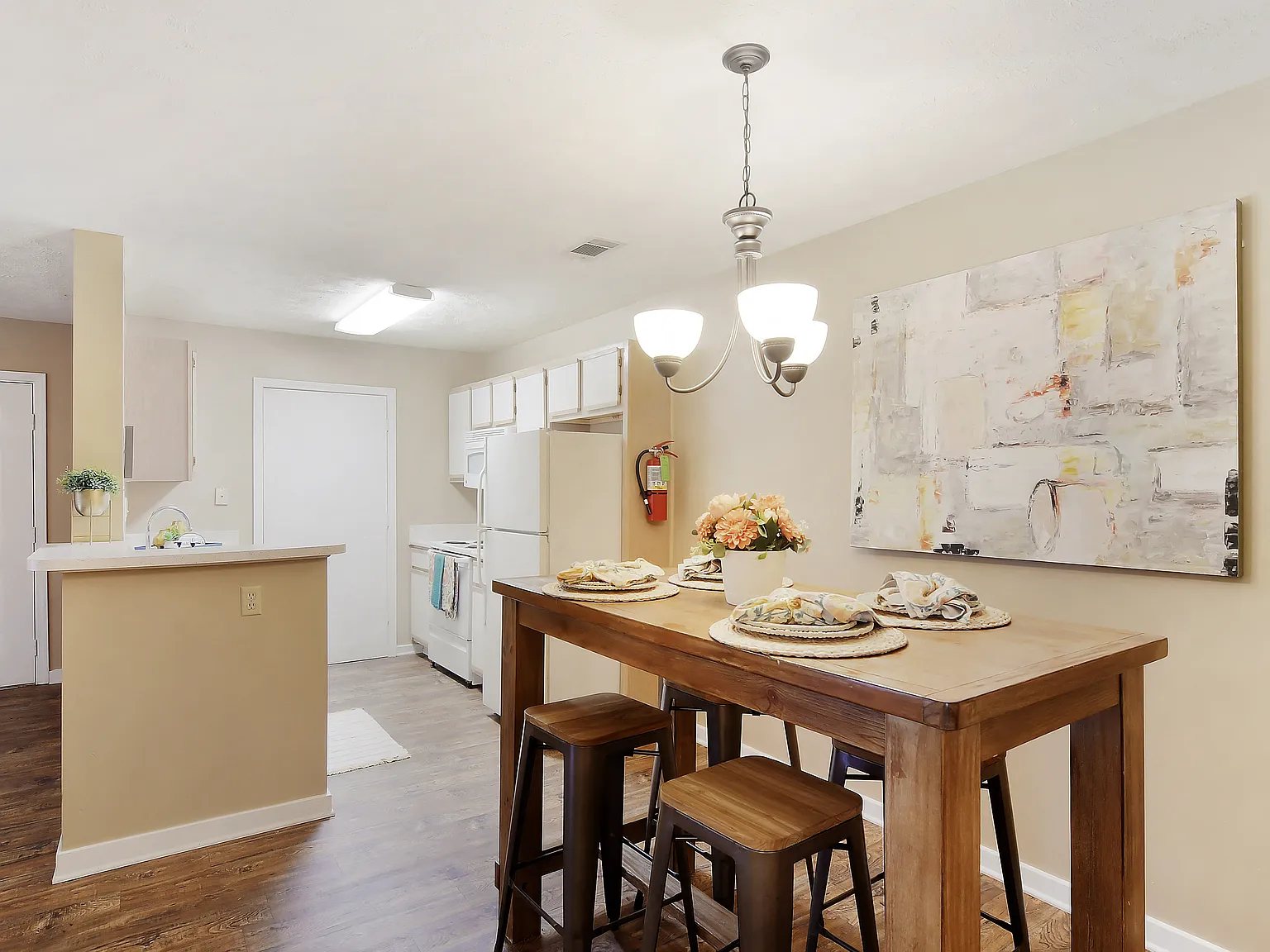 Parklane Apartment Homes — Photo 3