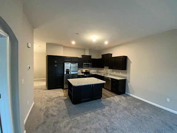 4th image of 2740 Amberwood Dr