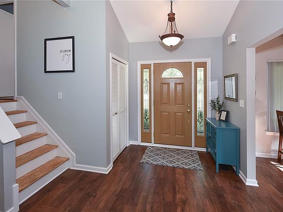 3rd image of 26685 Redwood Dr